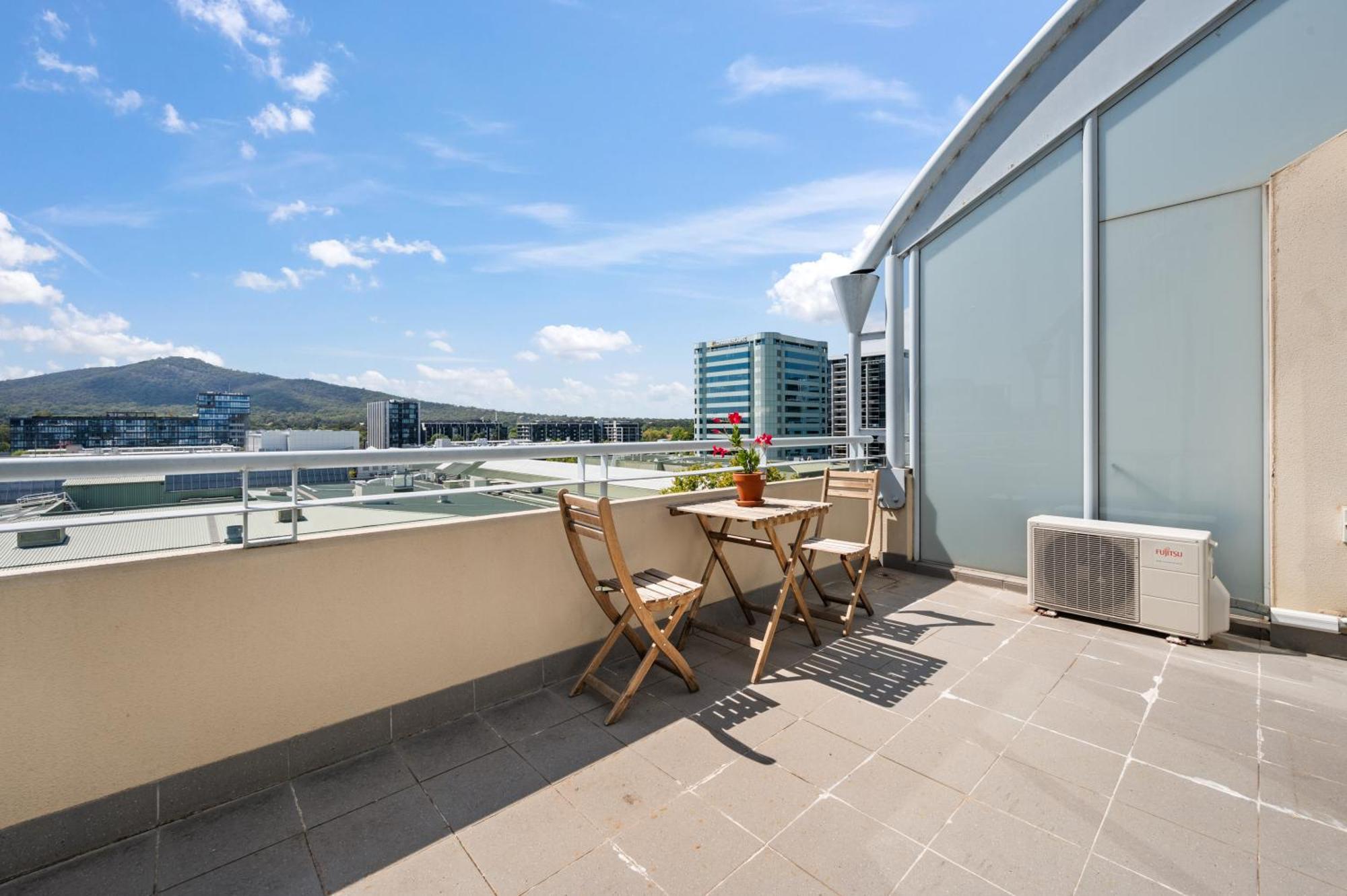 Dana-Private Room In A Shared Duplex Apartment -1 Canberra Exterior photo