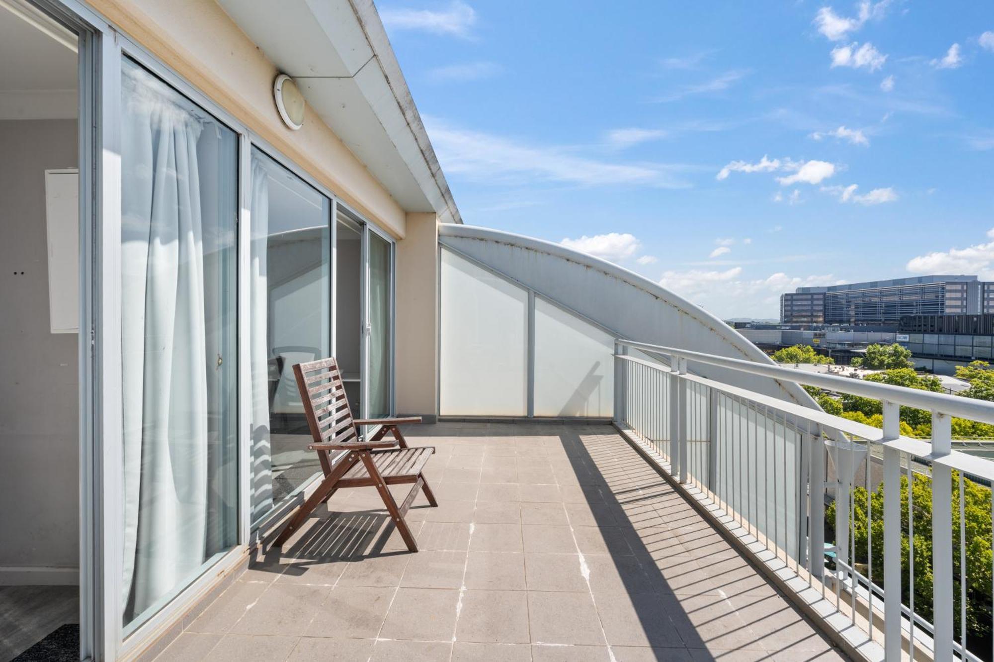 Dana-Private Room In A Shared Duplex Apartment -1 Canberra Exterior photo